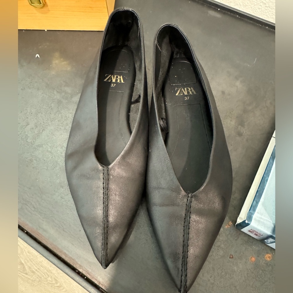 Zara size 37 black leather pointed toe flats